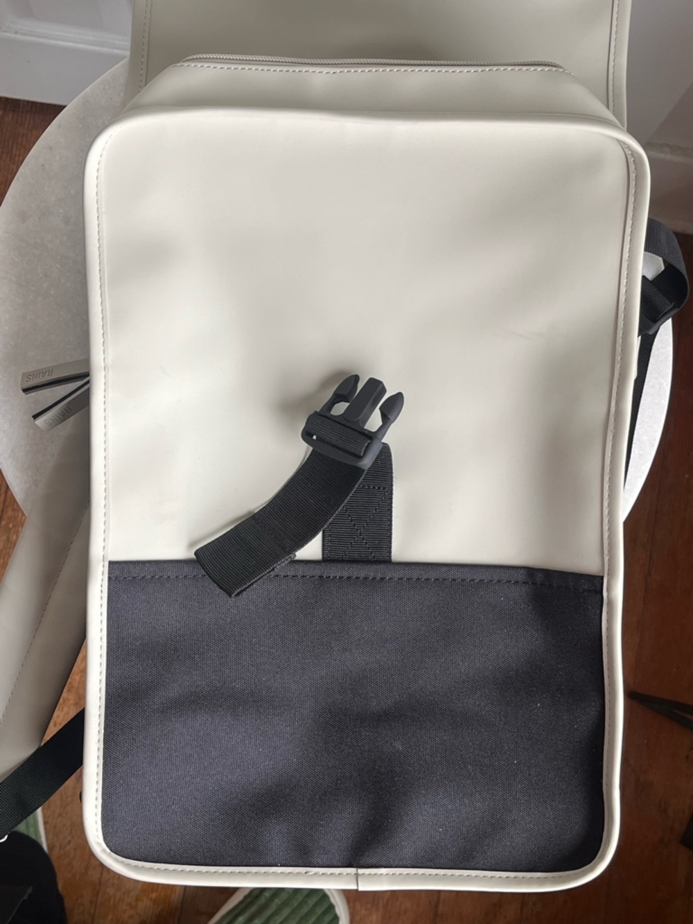 Rains Buckle Backpack Mini Unisex - Picture 6 of 14
